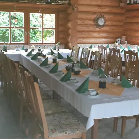 Bed & Breakfast Restaurant Baumhaus Klein Pravtshagen