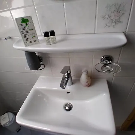 Couette-café Restaurant Baumhaus 3*