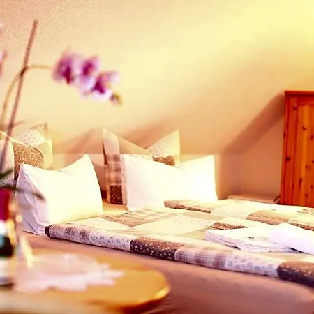 Bed & Breakfast Restaurant Baumhaus Klein Pravtshagen